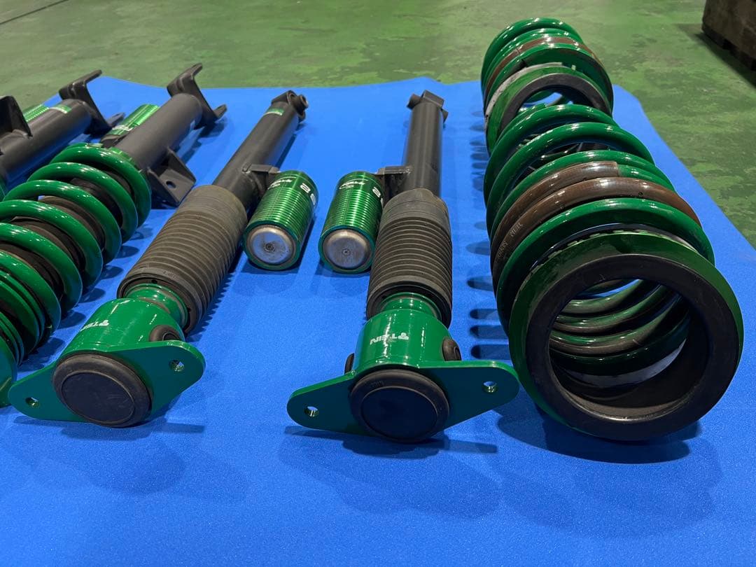 テスラ モデルＹ TEIN FS2 美品中古