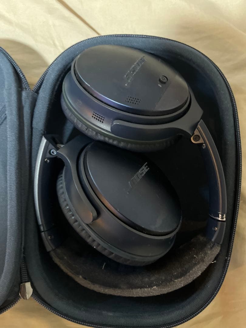Bose ワイヤレスヘッドホン ケース付き ちqc35