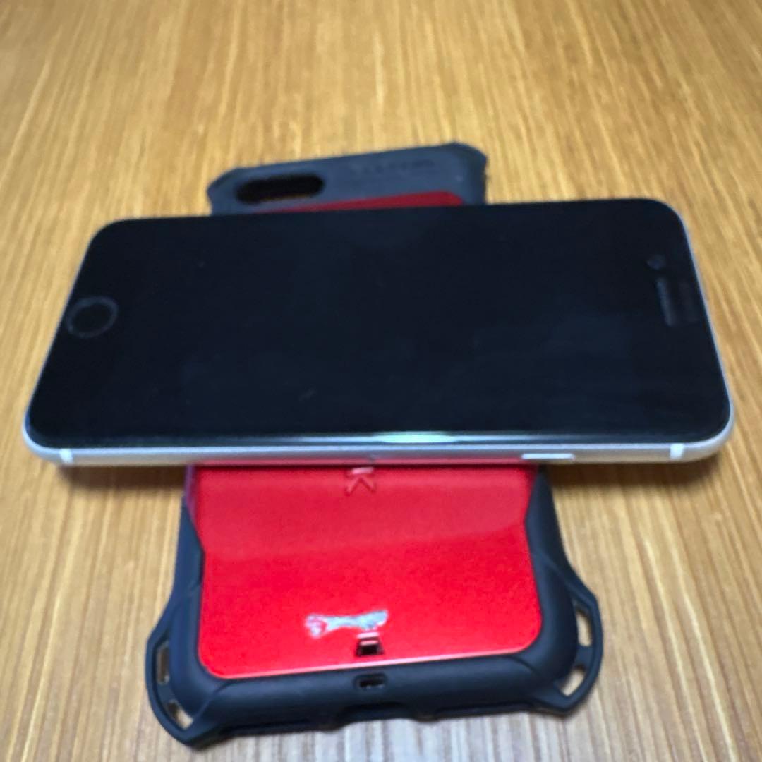 Apple iPhone SE 2 ホワイト　本体