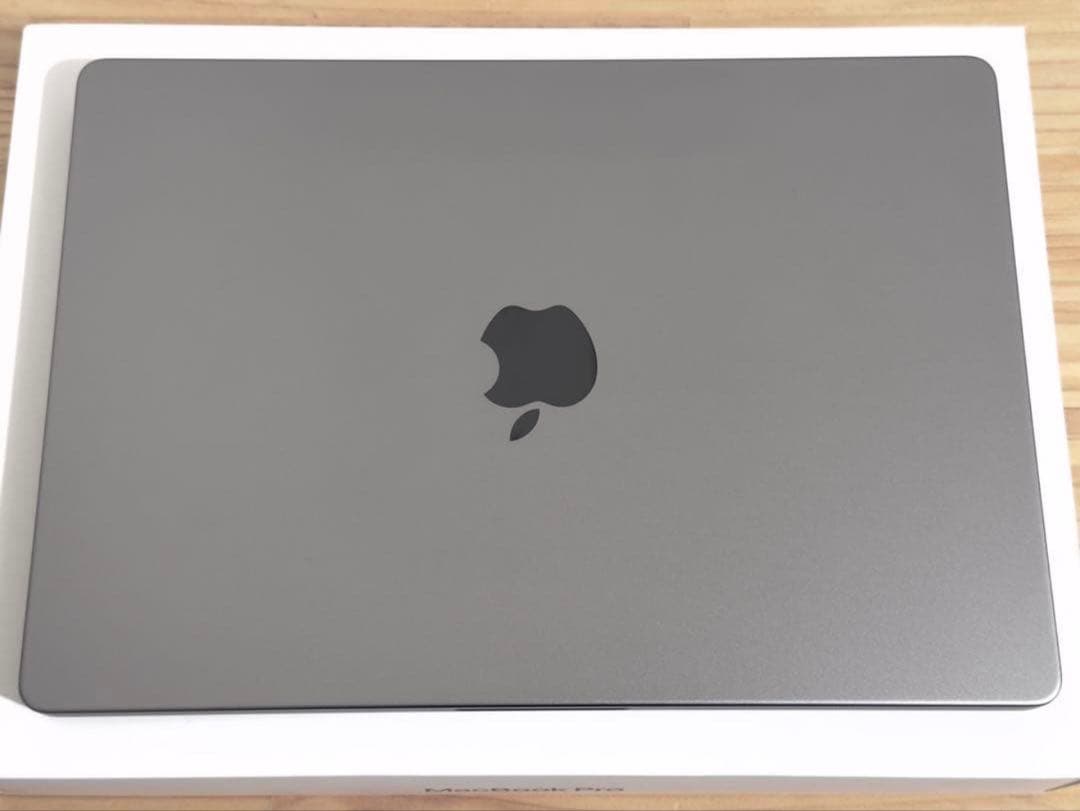 8TB 64GB MacBook Pro 14インチ USキーボード CTO