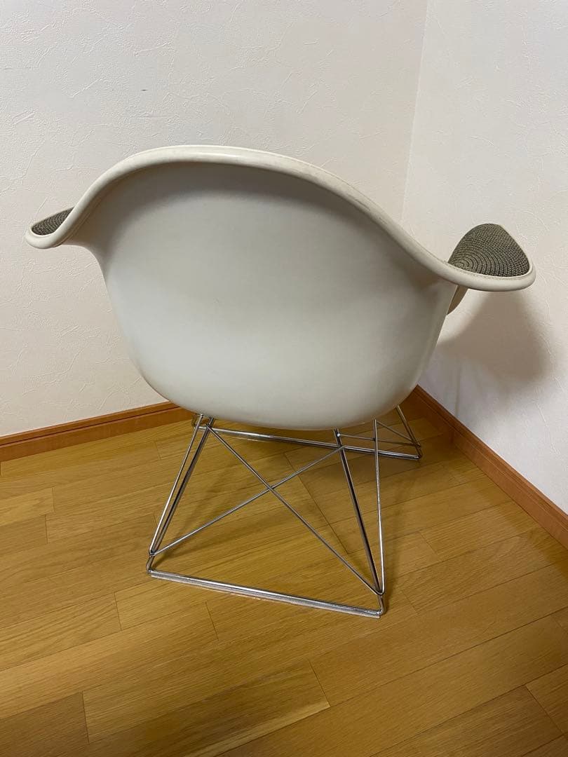 アームシェルチェア　ハーマンミラー　イームズ アームシェルチェア