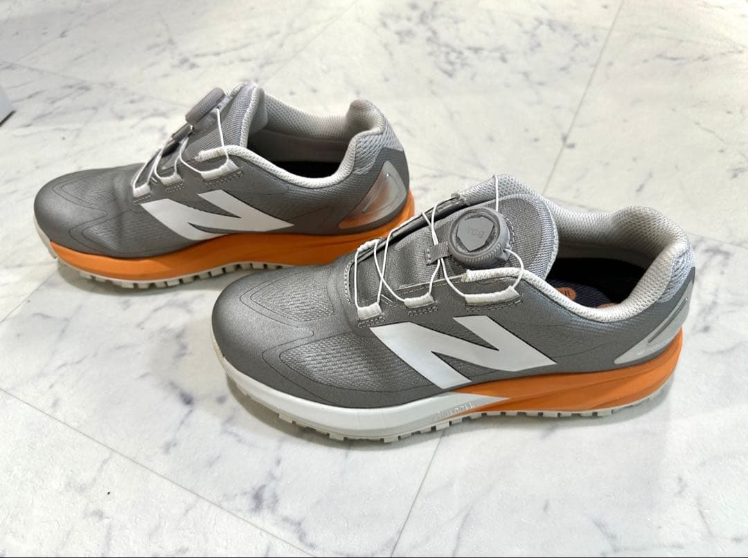 new balance ゴルフシューズ 女性用 グレー/オレンジ　23.5cm