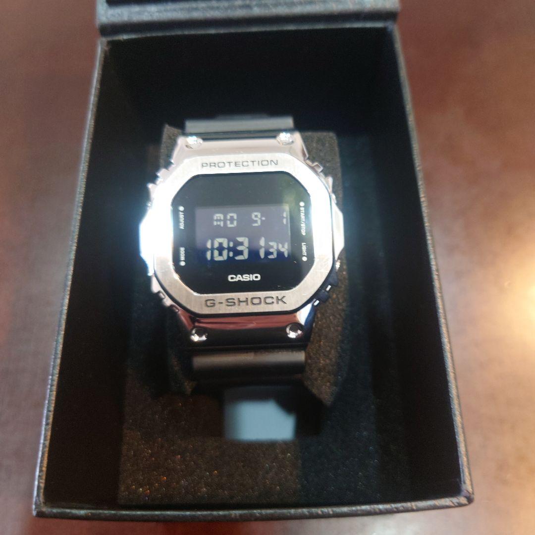 CASIO G-SHOCK メタルデジタル腕時計 ブラックGM-5600U