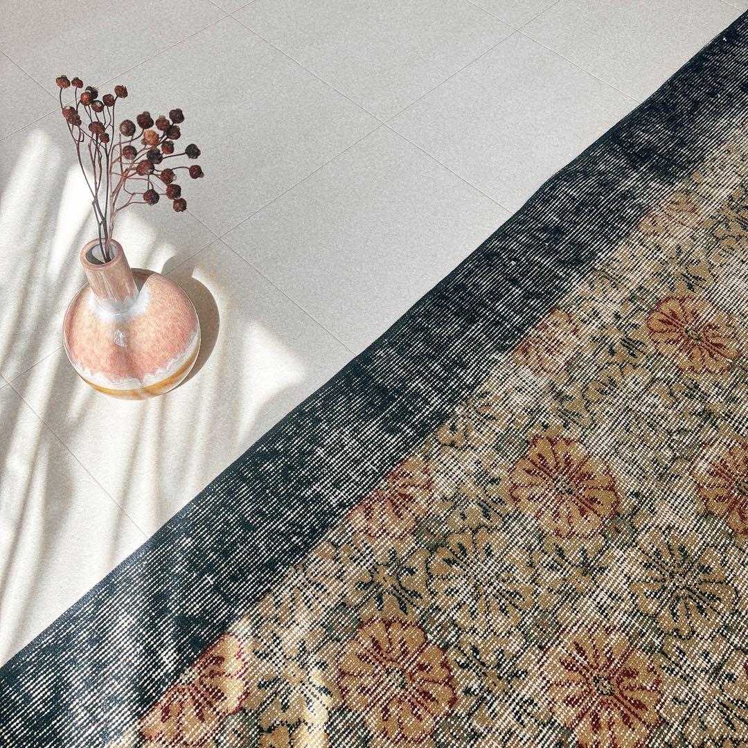 ハト 　トルコ　ヴィンテージラグ　ボタニカル　ネイビーフレーム