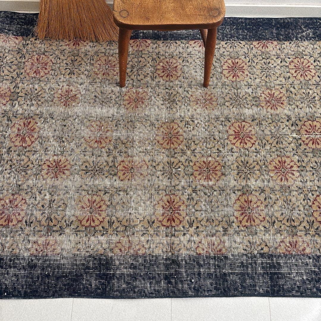 ハト 　トルコ　ヴィンテージラグ　ボタニカル　ネイビーフレーム
