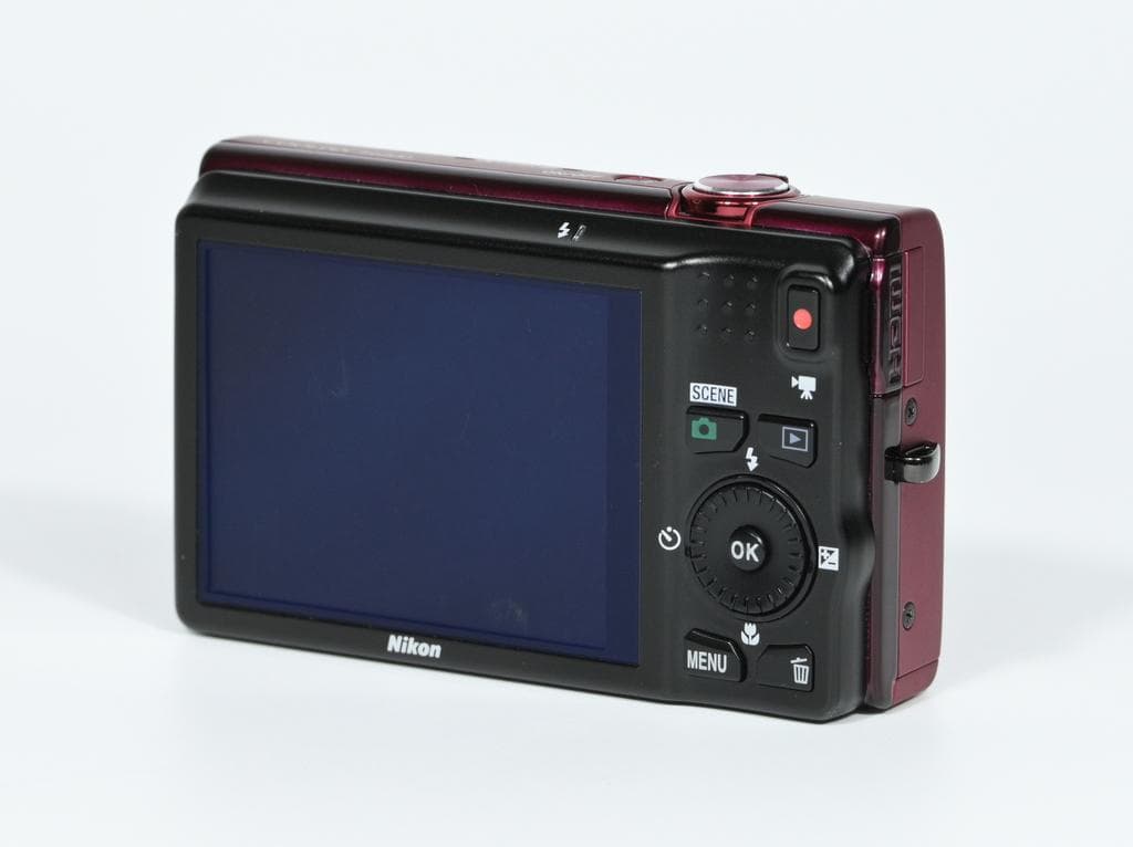 【美品】 ニコン　Nikon COOLPIX S6200 ブリリアントレッド