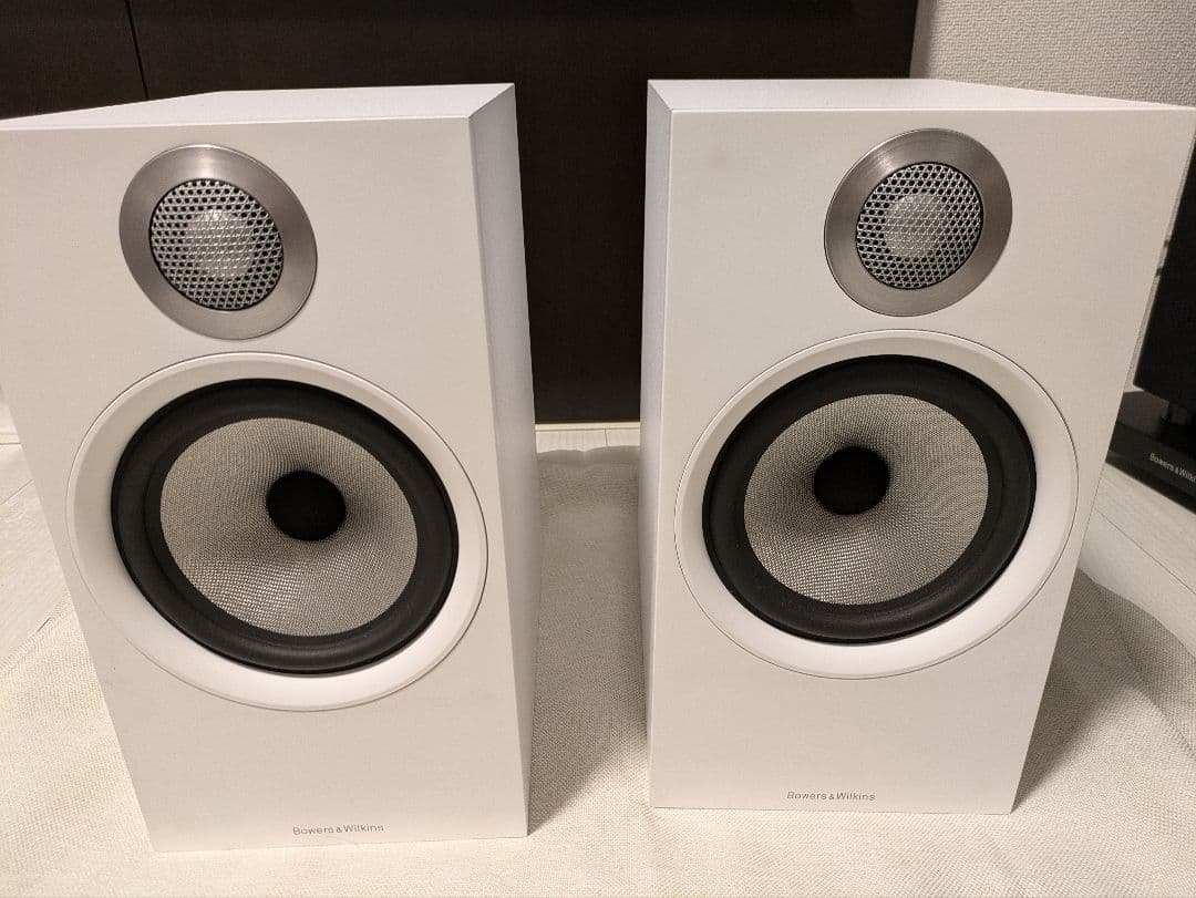 Bowers & Wilkins 606 ブックシェルフ スピーカー