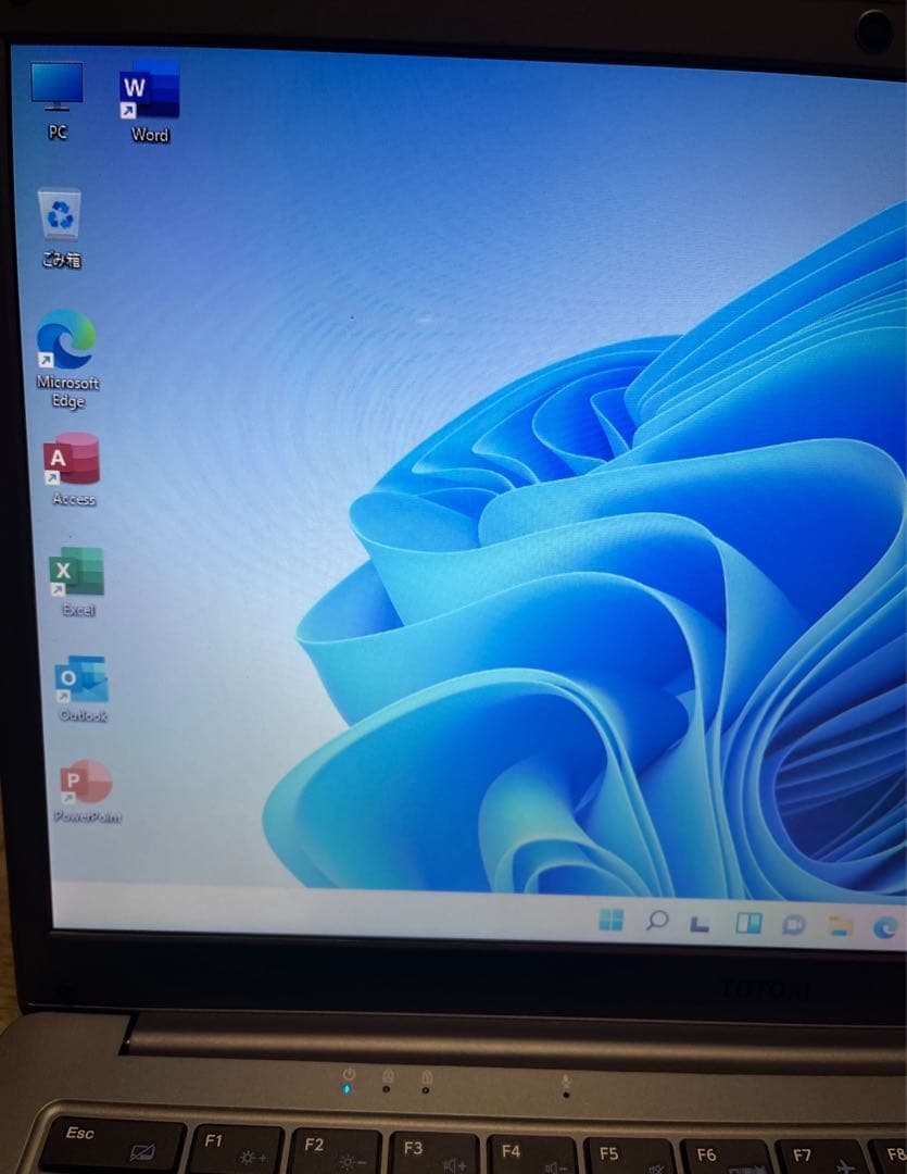 E*e様 14.1インチ Windows11 Office搭載 初期設定済wi-