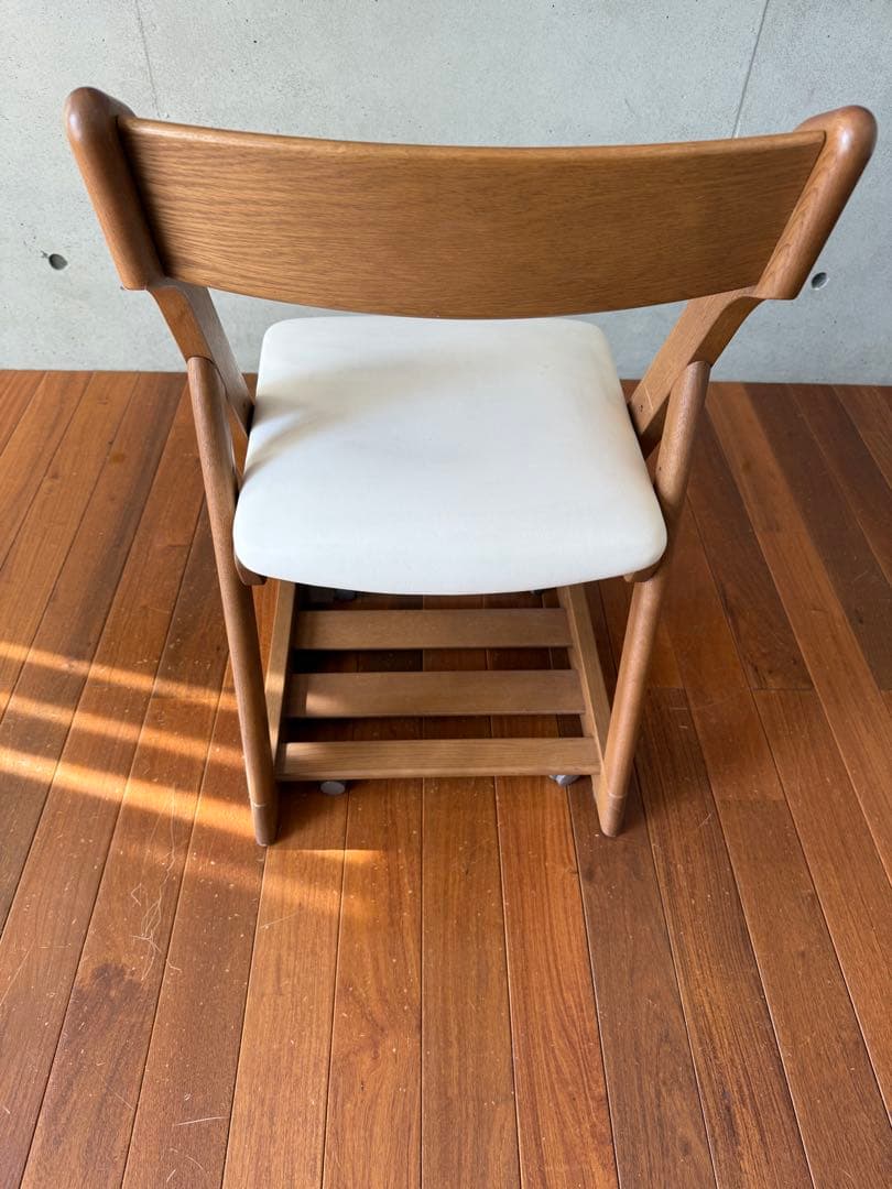 カリモク　木製椅子　高さ調整可