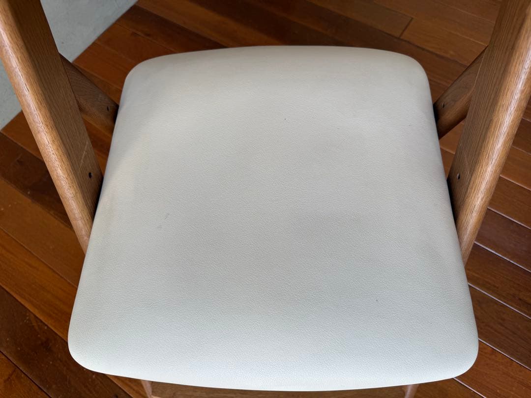 カリモク　木製椅子　高さ調整可