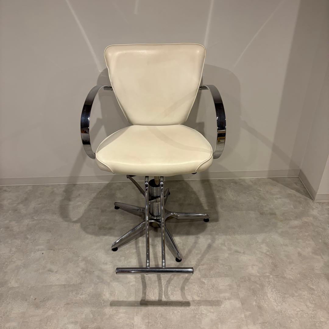 サロンチェア　アイボリー　高さ調整可能