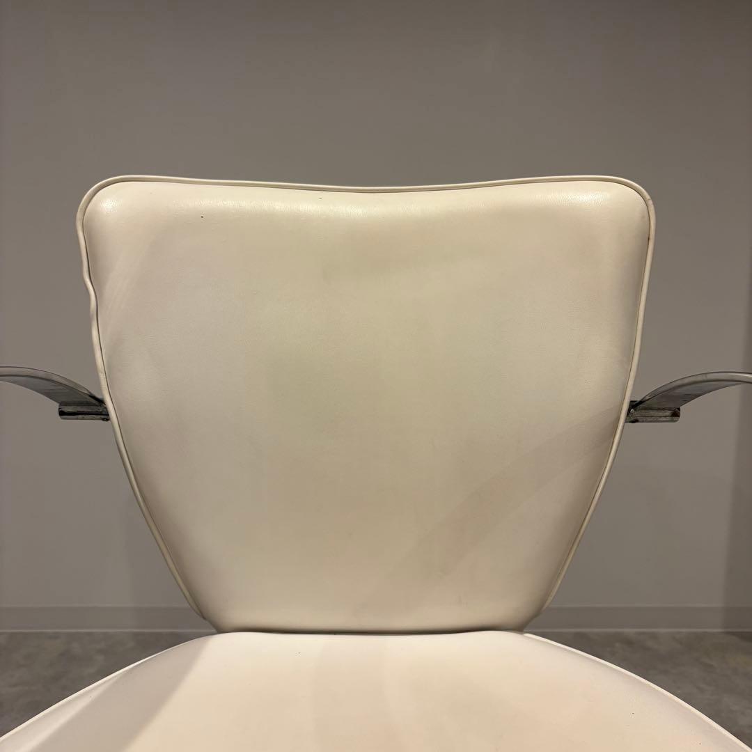 サロンチェア　アイボリー　高さ調整可能