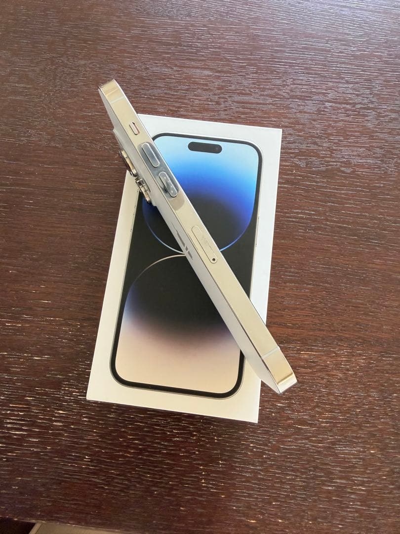 【最終値引き！】Apple iPhone 14 Pro 【箱，充電ケーブル付】