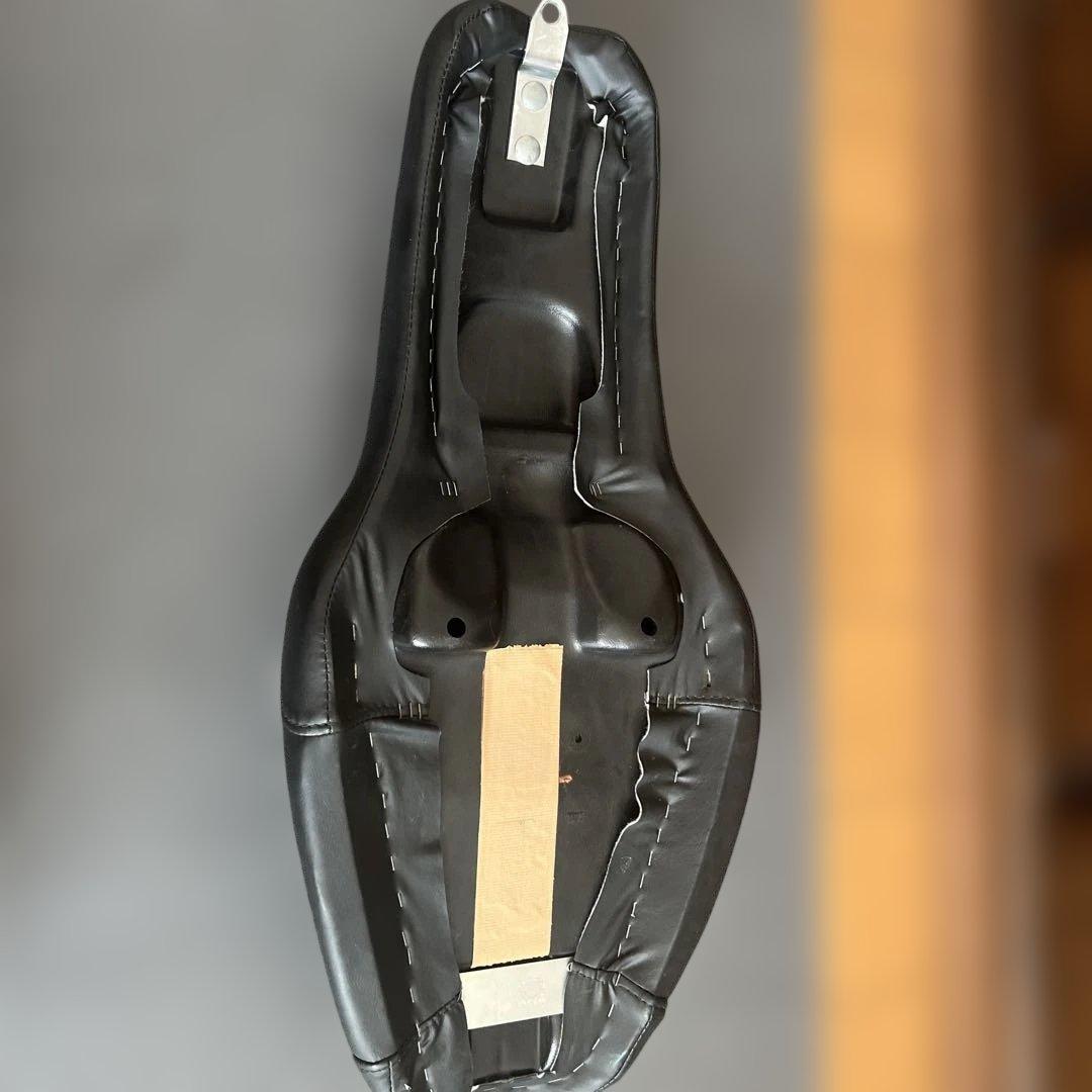 ハーレースポーツスター純正シート