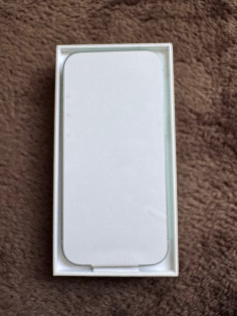 ［新品］iPhone 15 Green 本体　128GB