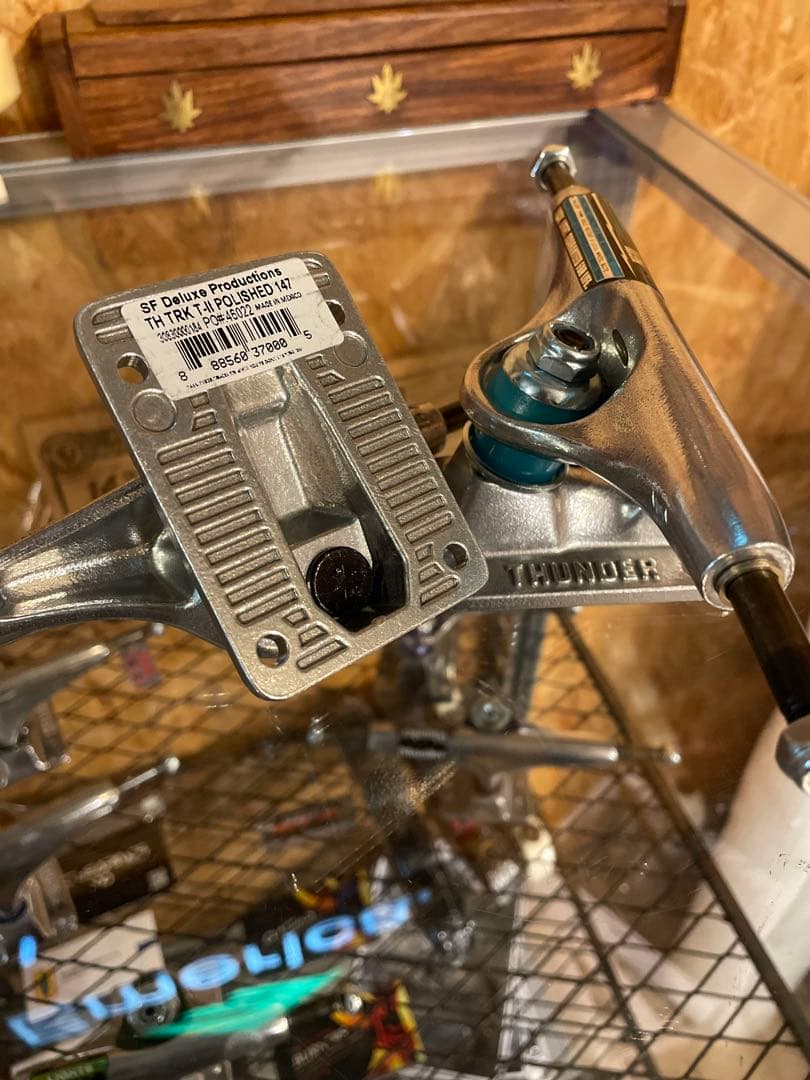 THUNDER TRUCKS T-II 147 スケボートラック