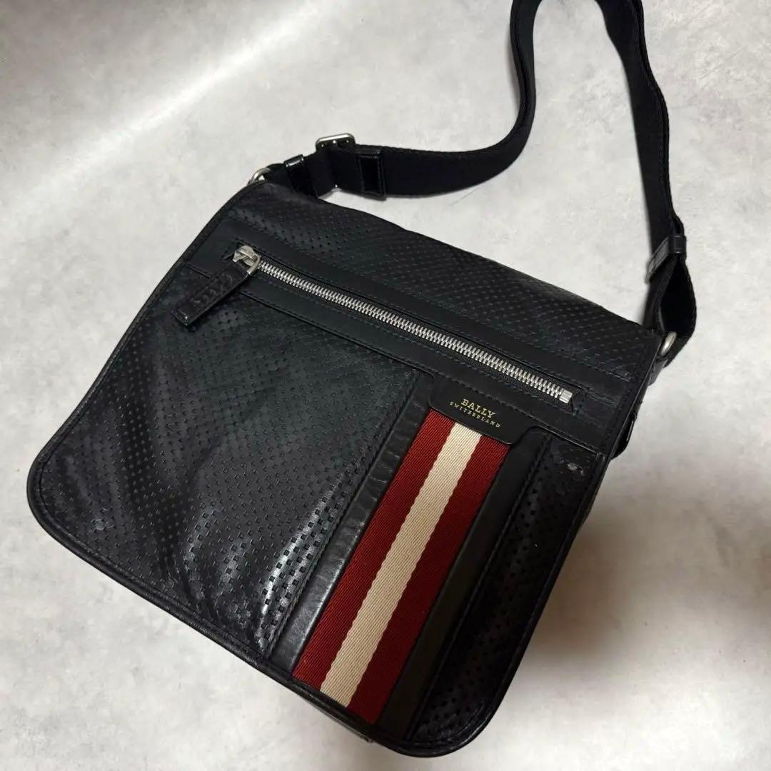 バリー　メッセンジャーバッグ　パンチング　トレインスポッティング　A4