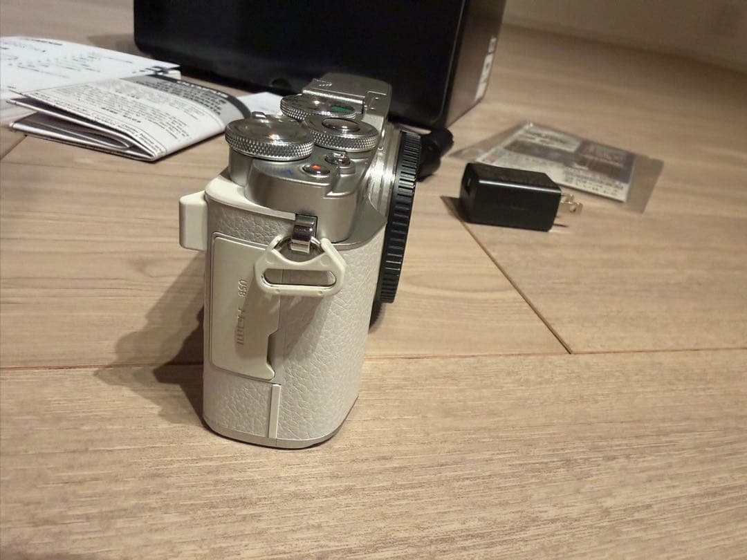 オリンパス PEN E-P7 14-42mm EZレンズキット ホワイト(1台)