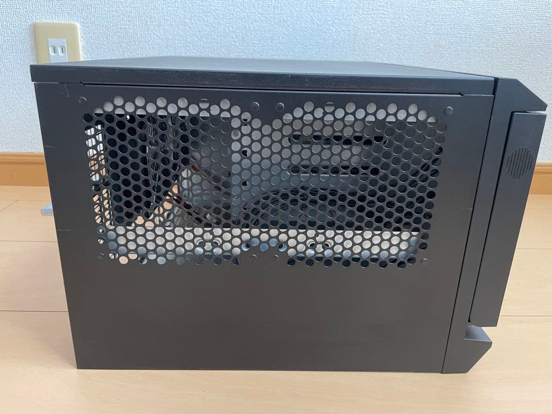 Silverstone SST-CS381B ホットスワップベイ12基対応