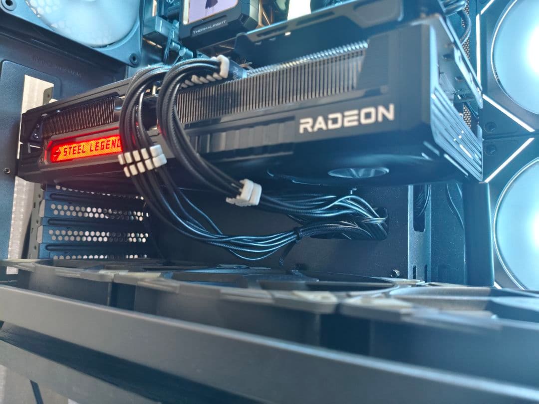 貞*士様 RX9070XT sld 16g steel legend グラフィッ