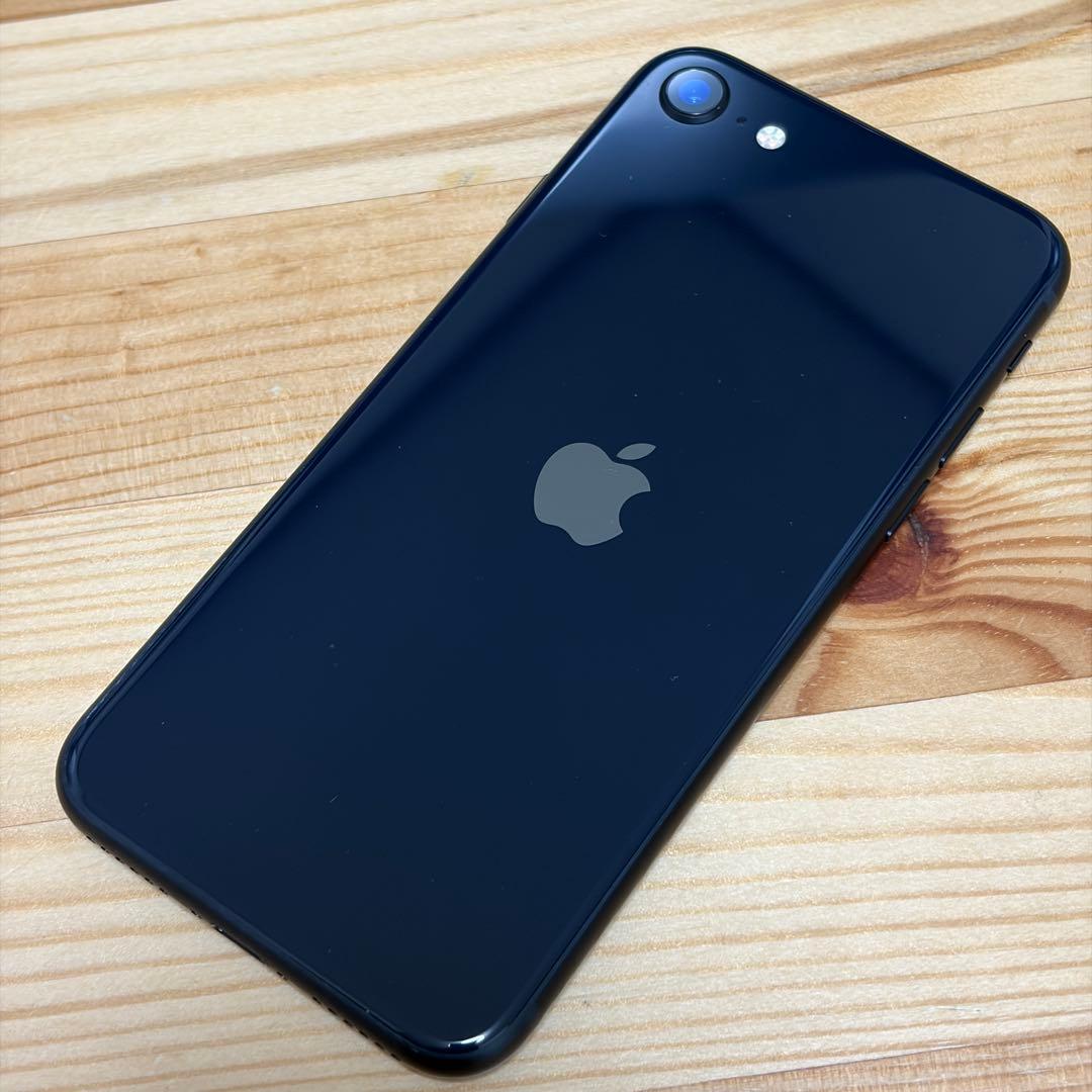 バッテリー新品　iPhoneSE第3世代64GB SIMフリー　美品