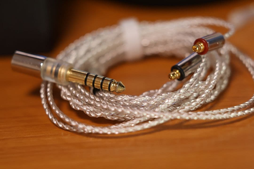 【訳あり】final E5000 +finalシルバーコートケーブル4.4mm