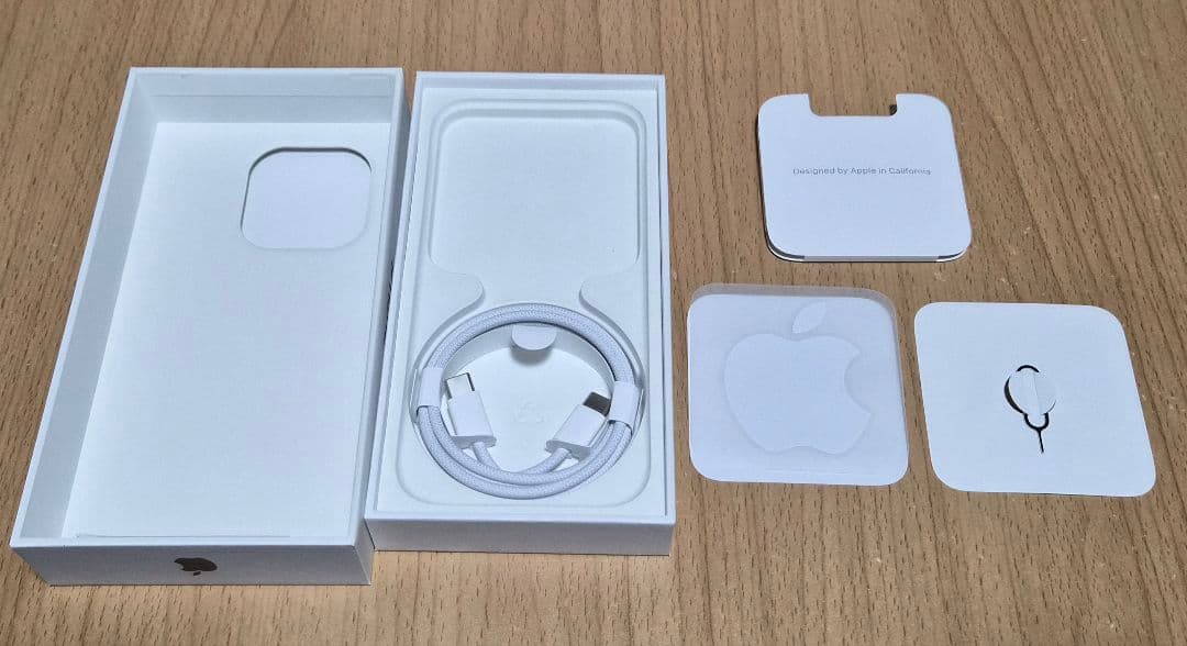 iPhone 15 Pro ナチュラルチタニウム 256GB SIMフリー