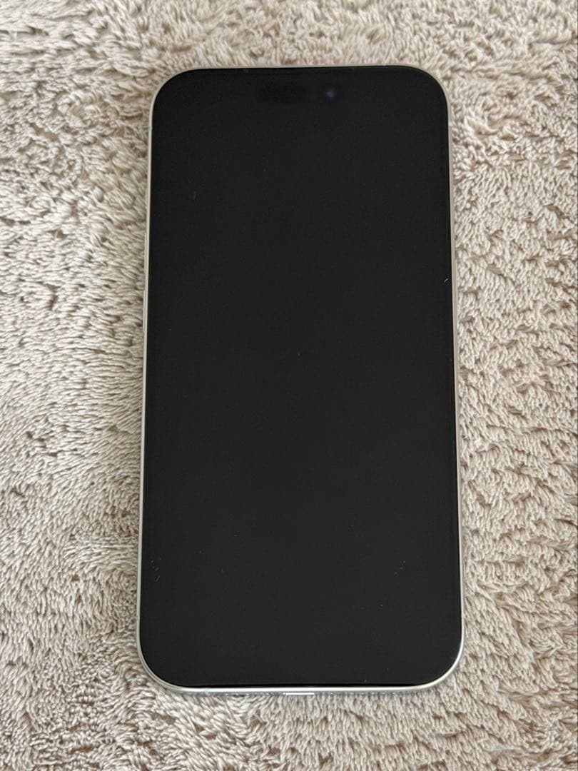 Apple iPhone 15 Pro 256G ホワイトチタニウム本体