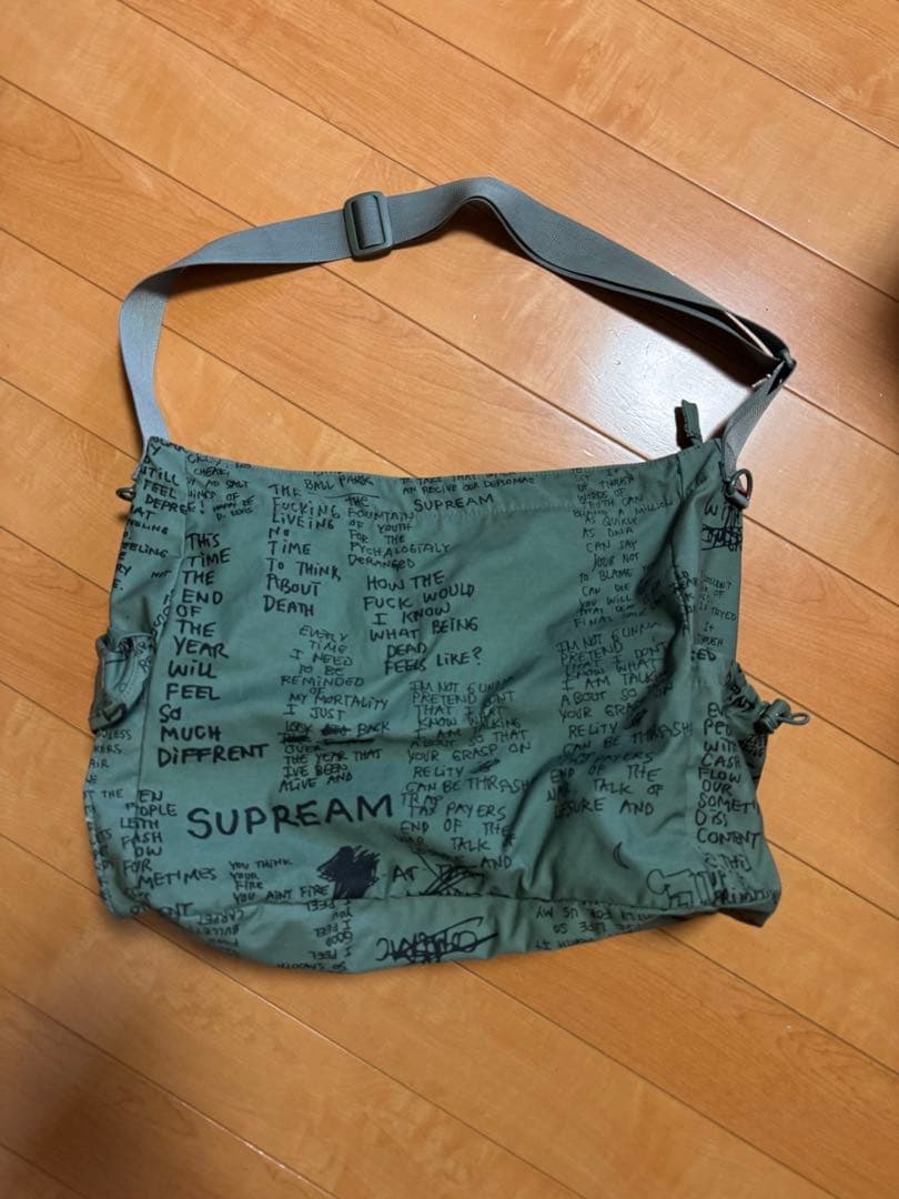 早い者勝ち‼️ Supreme Field messenger bag
