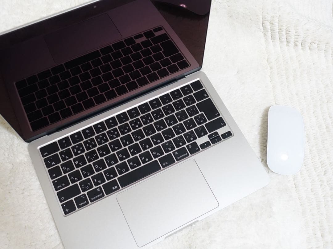 MacBook本体 MacBook Air M2 8G 512GB / Magic Mouse