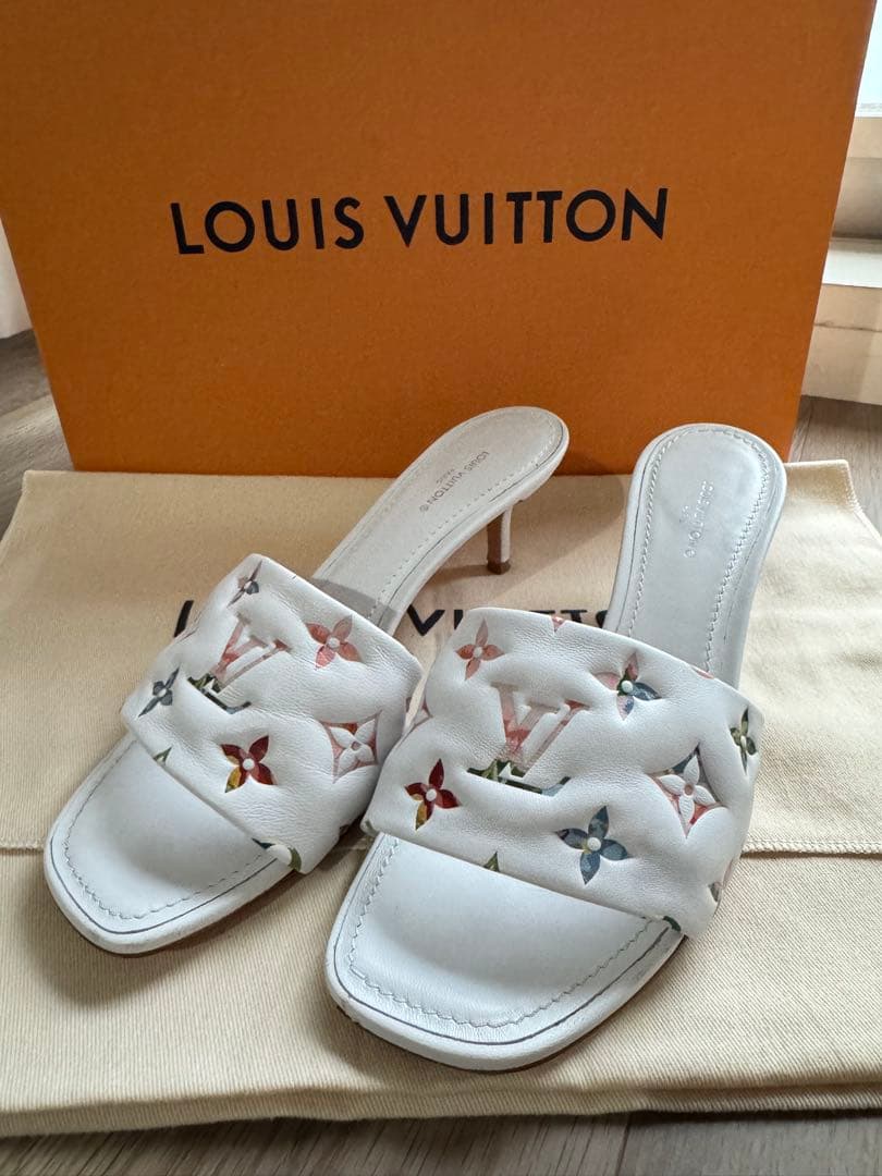 LOUIS VUITTON ホワイト ミュール　みこ