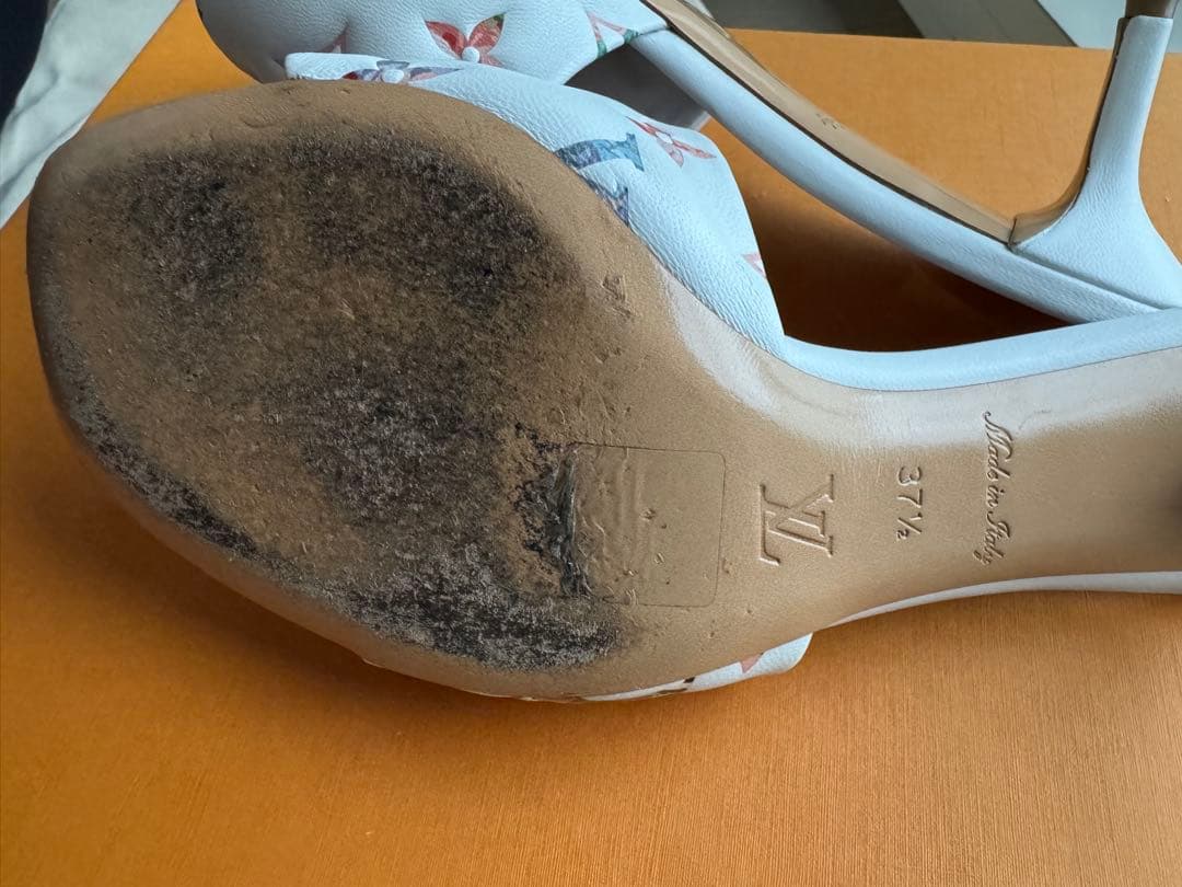 LOUIS VUITTON ホワイト ミュール　みこ