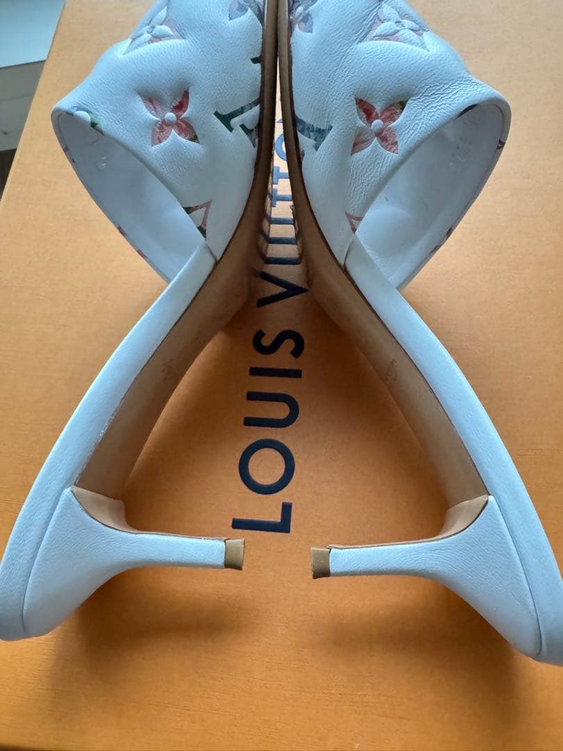 LOUIS VUITTON ホワイト ミュール　みこ