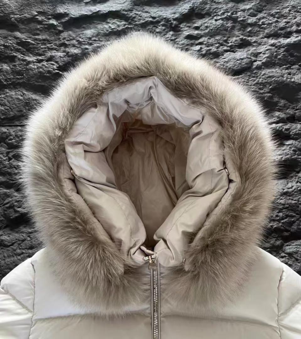 MONCLER アイボリー ファー付きフードダウンジャケット