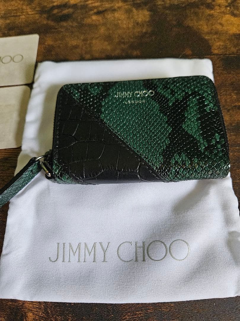 JIMMY CHOO ヘビ柄ケース