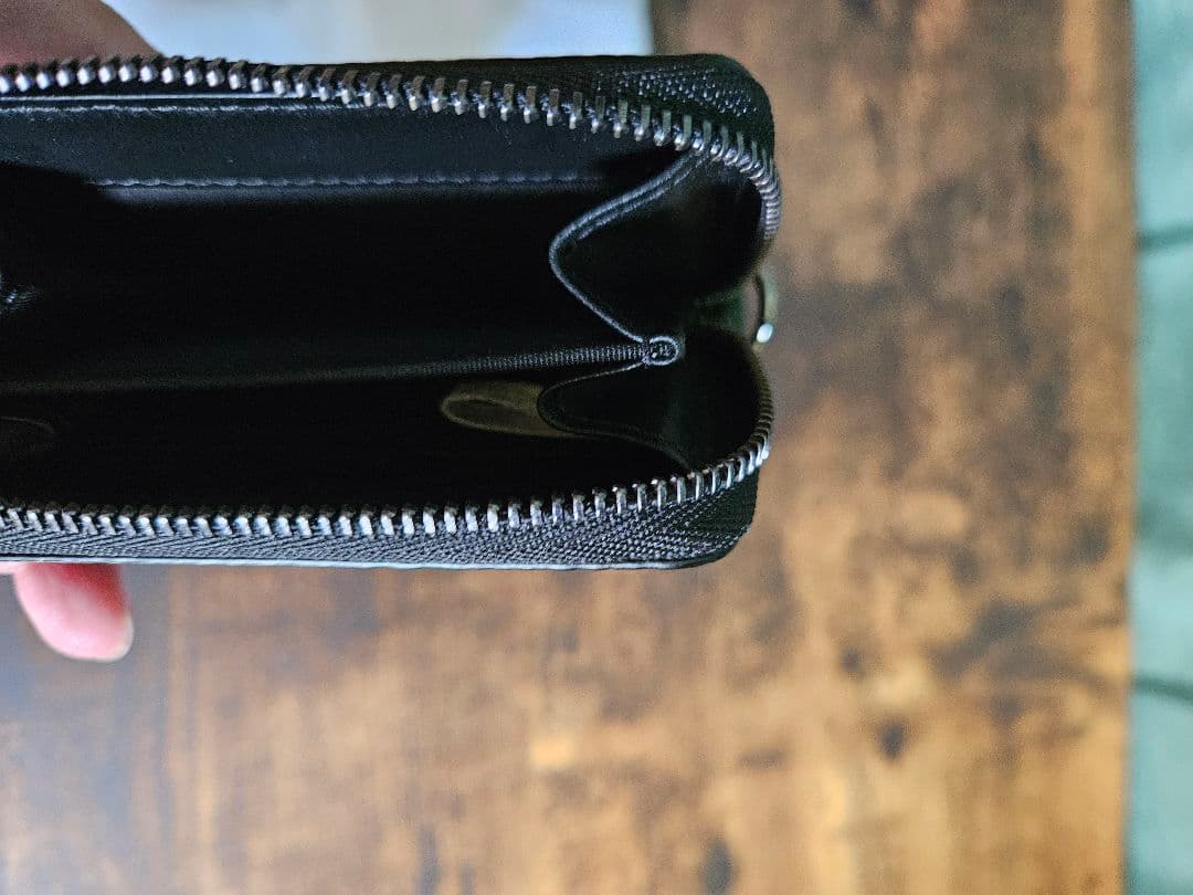 JIMMY CHOO ヘビ柄ケース