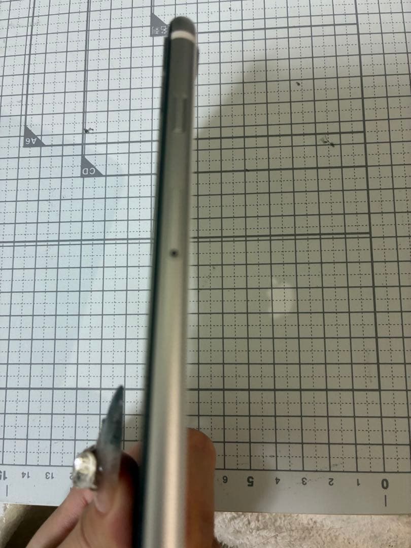 ケ*ト様 美品✨ iPhonese2即購入⭕️ ほぼ未使用‼️