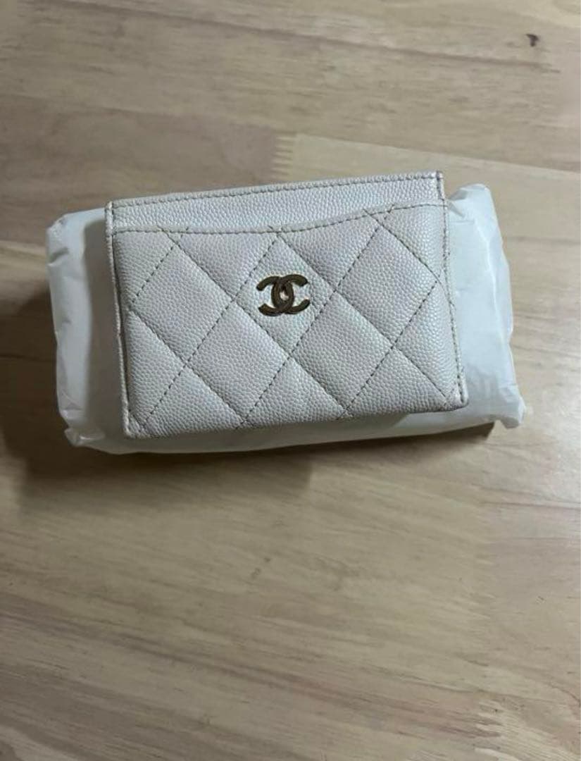 シャネル　名刺入れ　キャビアスキン