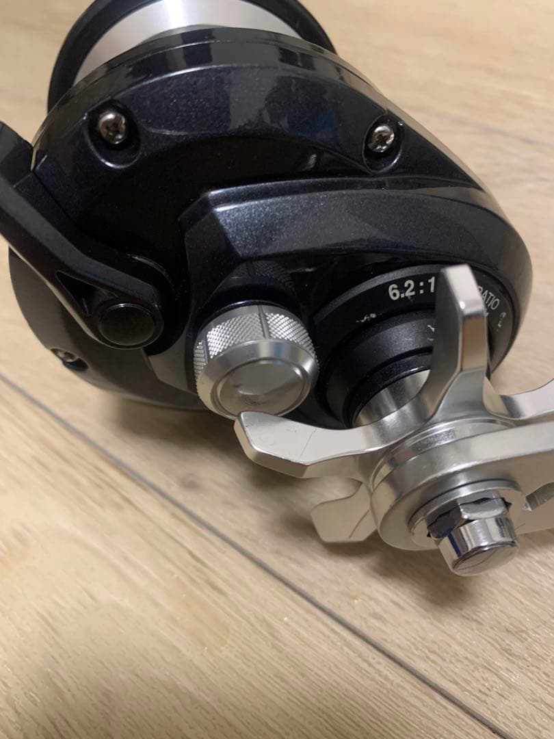 リール SHIMANO TORIUM 2000HG