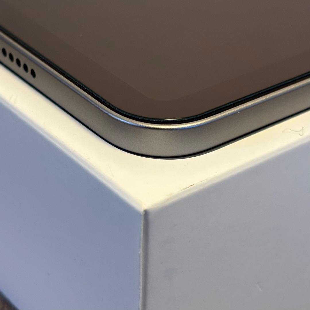 iPad Air (M3) 13インチ　Wi-Fi版　スペースグレイ　128GB