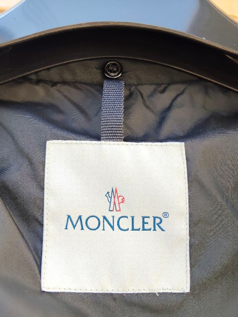 MONCLER　ファー付き黒ロングダウンジャケット