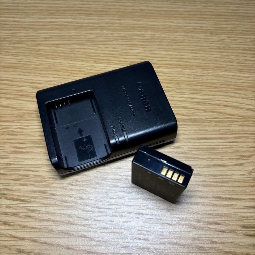 Canon EOS kiss M ダブルズームレンズキット ホワイト　おまけ付き