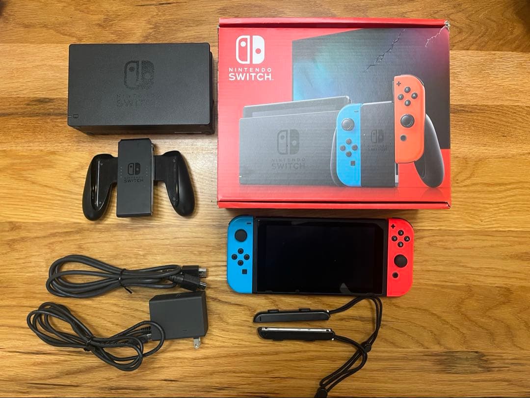 １年半使用Nintendo Switch ニンテンドースイッチ 本体 箱付き
