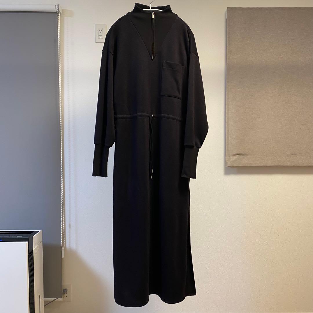 ワンピース UND HALF ZIP SWEAT DRESS
