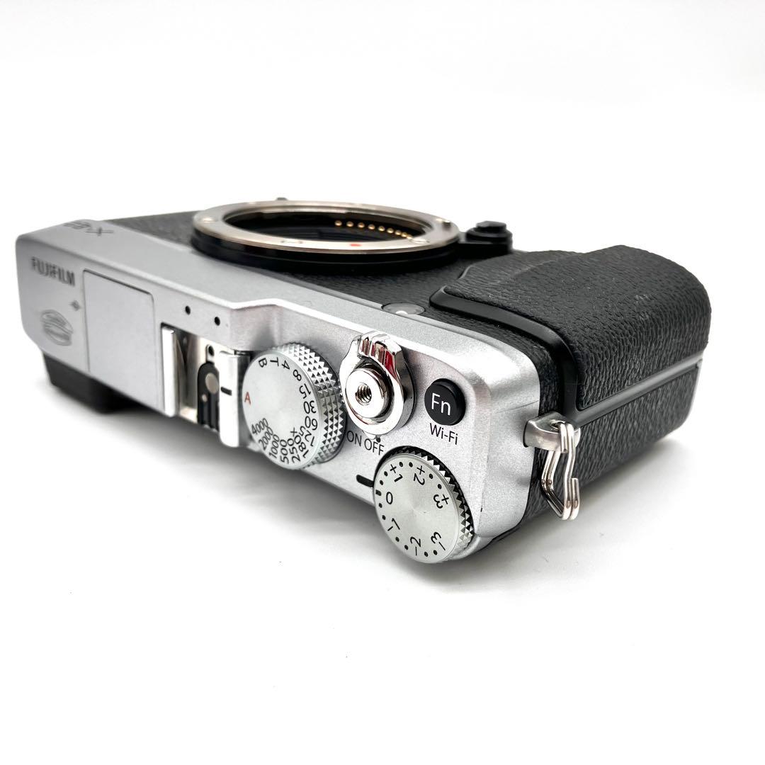 FUJIFILM X-E2 シルバー　ボディ