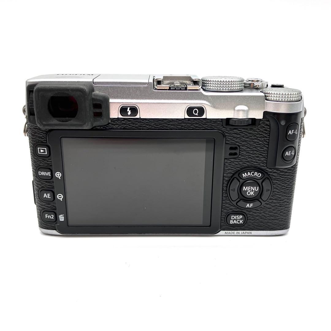 FUJIFILM X-E2 シルバー　ボディ