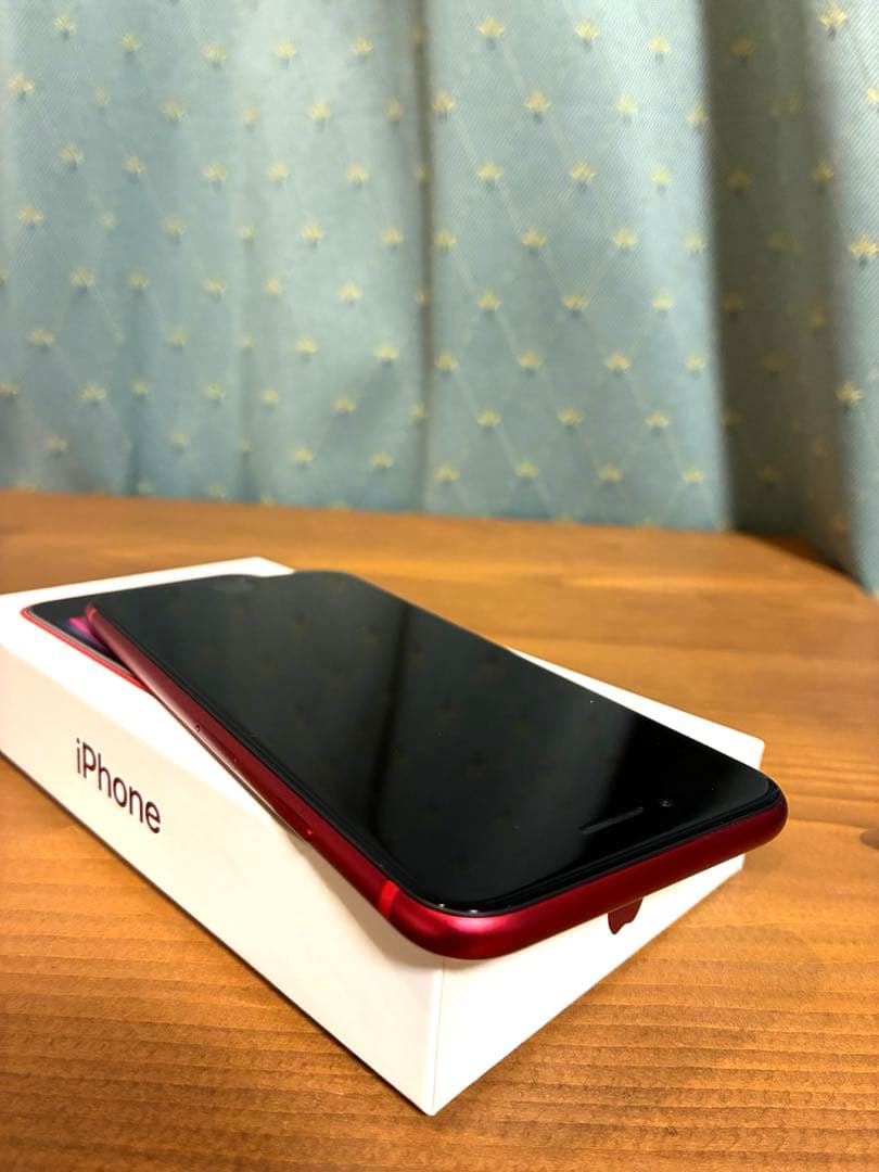 iPhone SE2 64GB 未使用ガラスフィルム＋Apple純正レザーケース