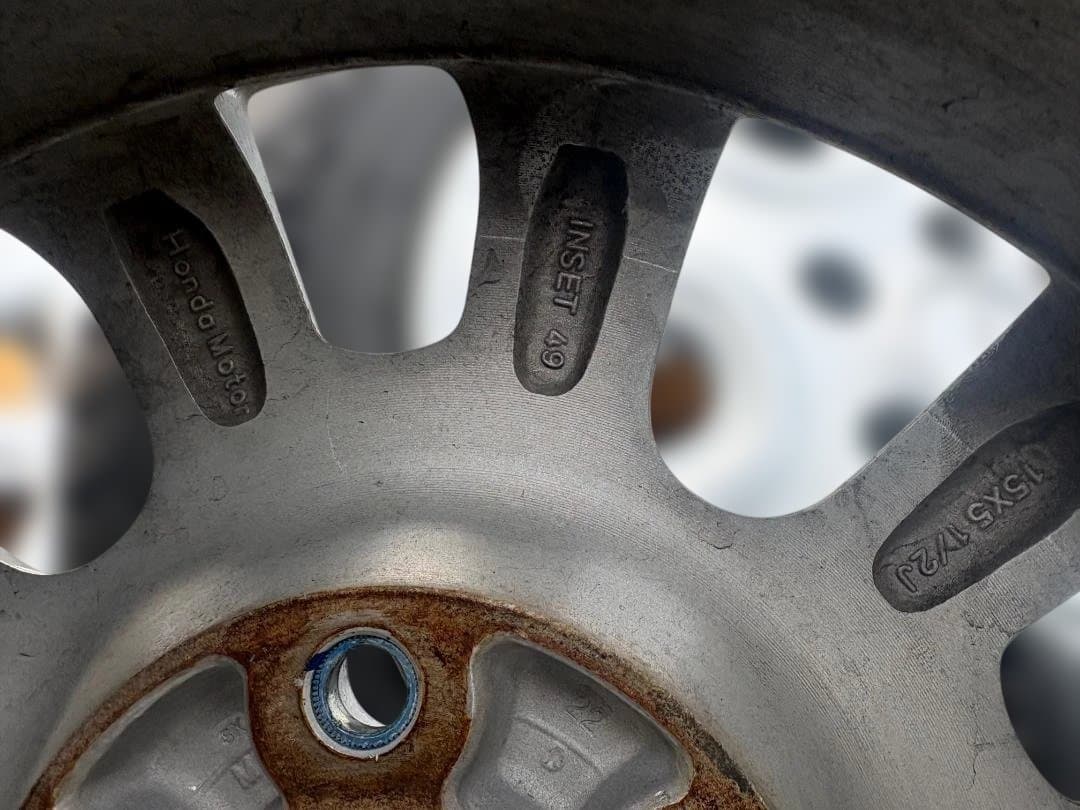 【送料込み】2025年製15インチ スタッドレスタイヤ＆ホイール4本