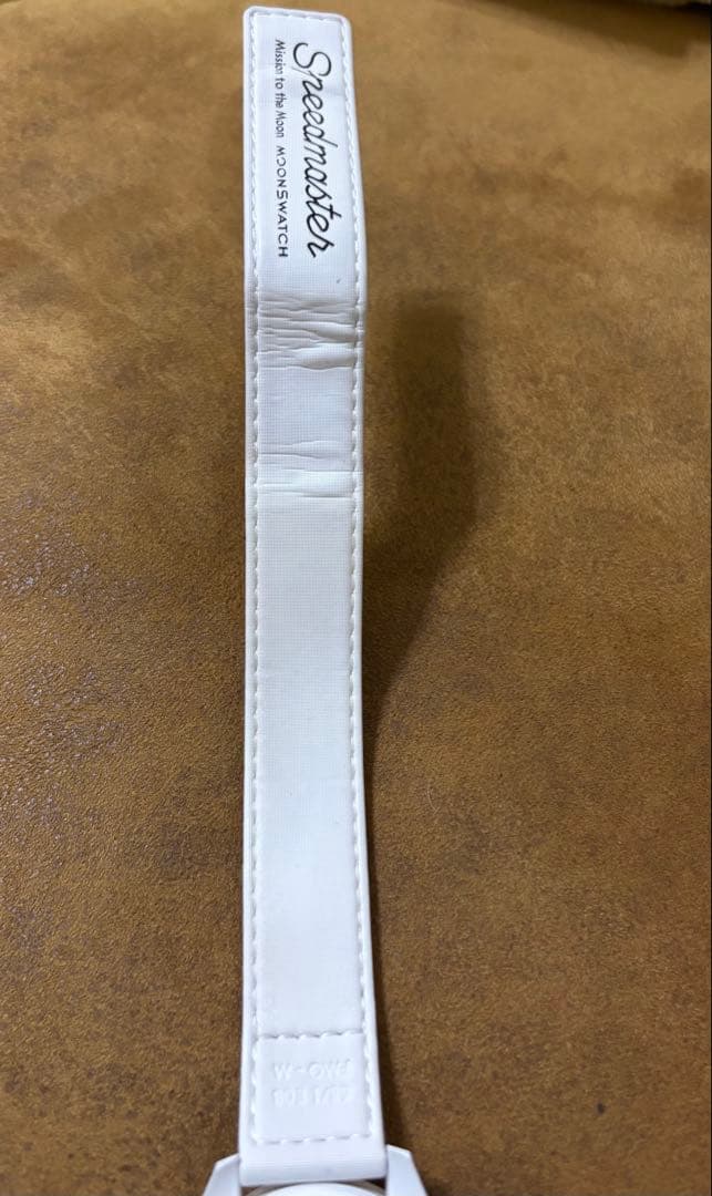 オメガ　スウォッチ　スヌーピー コラボ　ホワイト