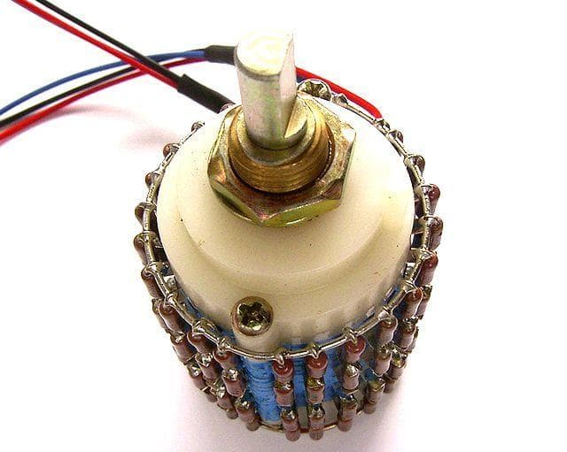 Dale抵抗 250kΩ2連24ポイントラダー・アッテネーター